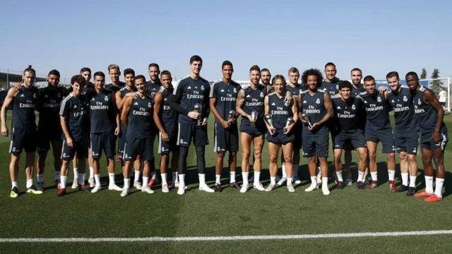 组图 CBA北京主场大胜广东 赵睿关心徐杰伤情